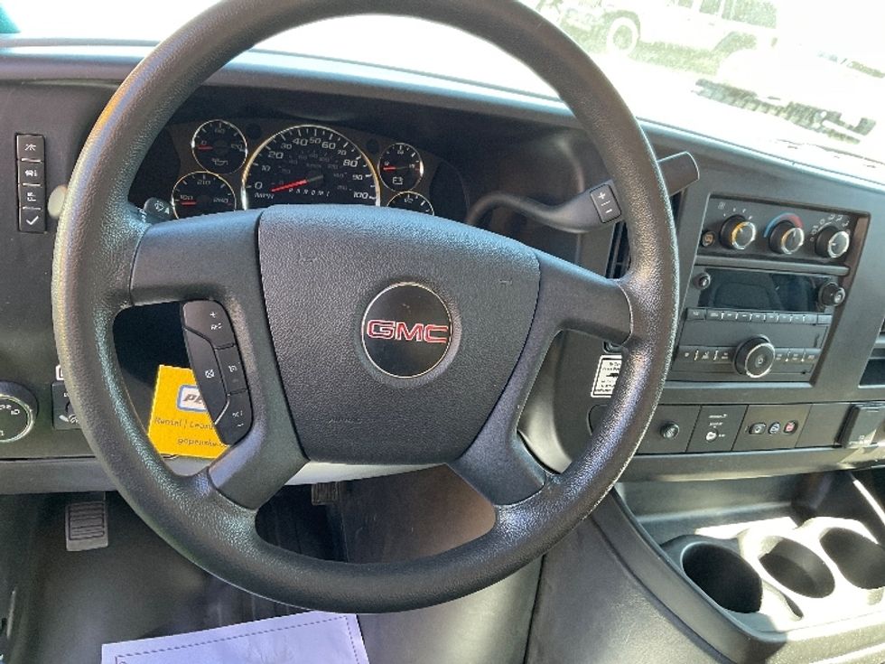 Light Duty Box Truck-Light and Medium Duty Trucks-GMC-2022-Savana G33903-Milwaukee-WI-67,428\n\t\tmiles-$ 35,500 - Image 17