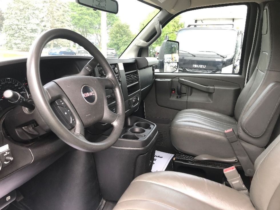 Light Duty Box Truck-Light and Medium Duty Trucks-GMC-2022-Savana G33903-Milwaukee-WI-70,085\n\t\tmiles-$ 38,250 - Image 16