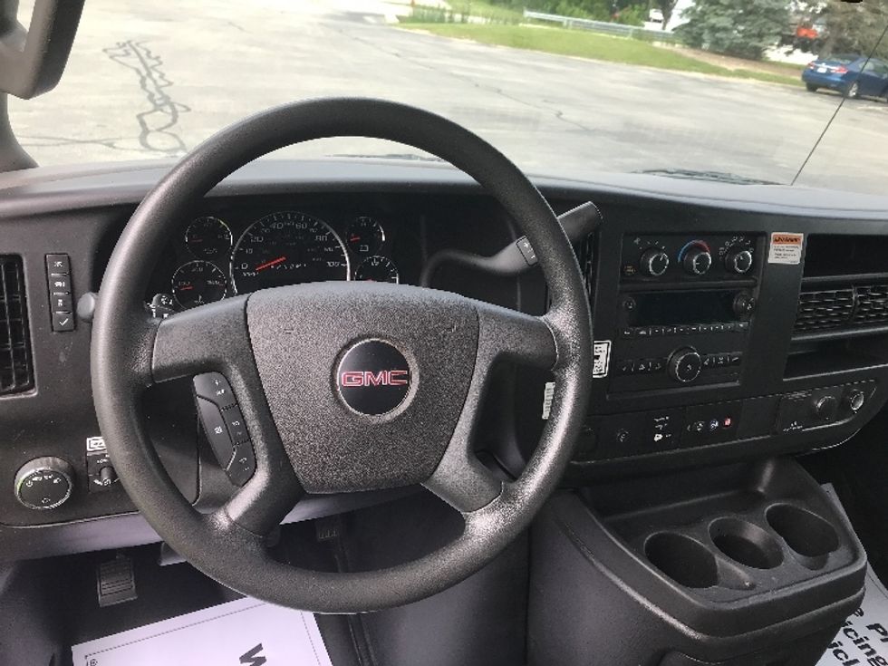 Light Duty Box Truck-Light and Medium Duty Trucks-GMC-2022-Savana G33903-Milwaukee-WI-70,085\n\t\tmiles-$ 38,250 - Image 17