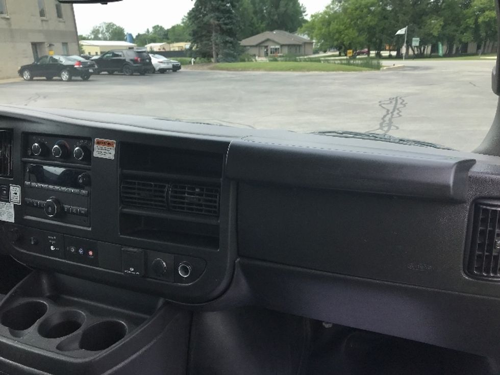 Light Duty Box Truck-Light and Medium Duty Trucks-GMC-2022-Savana G33903-Milwaukee-WI-70,085\n\t\tmiles-$ 38,250 - Image 20