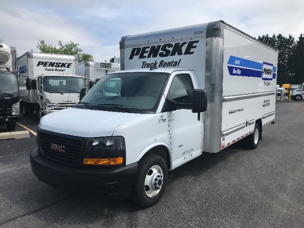Light Duty Box Truck-Light and Medium Duty Trucks-GMC-2022-Savana G33903-Milwaukee-WI-70,085\n\t\tmiles-$ 38,250 - Image 3