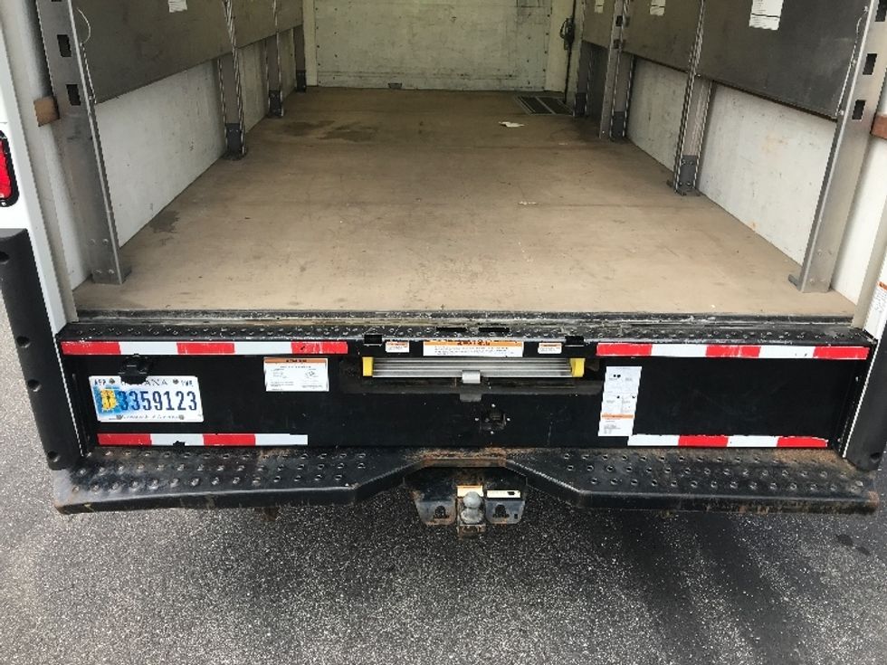 Light Duty Box Truck-Light and Medium Duty Trucks-GMC-2022-Savana G33903-Milwaukee-WI-70,085\n\t\tmiles-$ 38,250 - Image 9