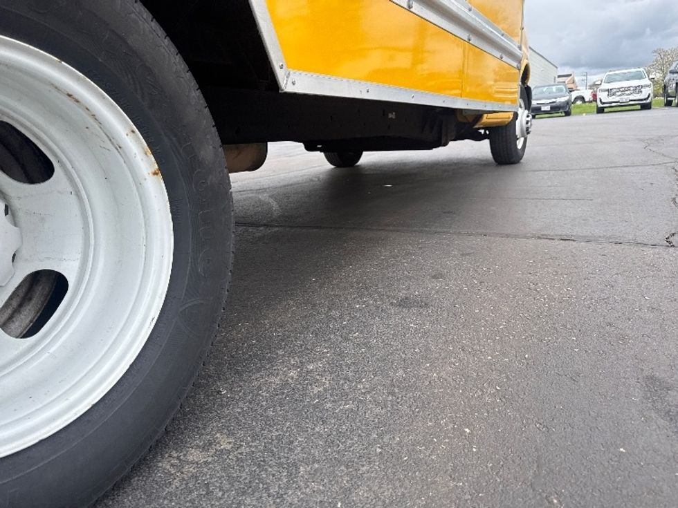 Light Duty Box Truck-Light and Medium Duty Trucks-GMC-2022-Savana G33903-Milwaukee-WI-70,586\n\t\tmiles-$ 29,250 - Image 12