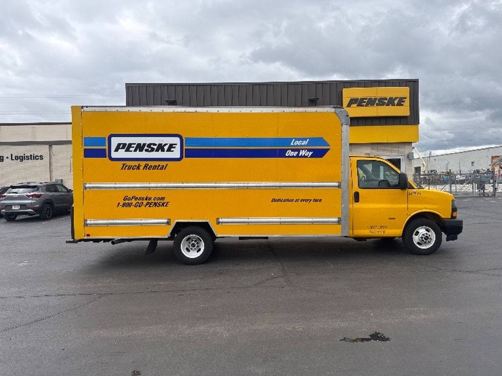 Light Duty Box Truck-Light and Medium Duty Trucks-GMC-2022-Savana G33903-Milwaukee-WI-70,586\n\t\tmiles-$ 29,250 - Image 13