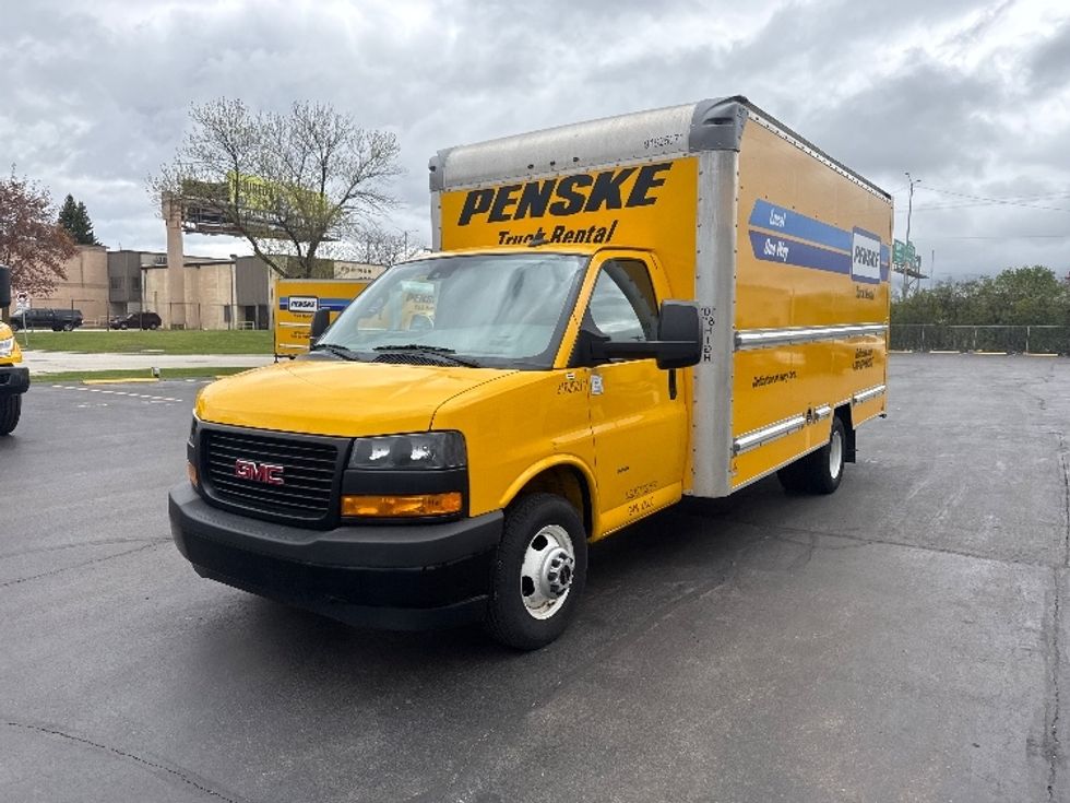 Light Duty Box Truck-Light and Medium Duty Trucks-GMC-2022-Savana G33903-Milwaukee-WI-70,586\n\t\tmiles-$ 29,250 - Image 3