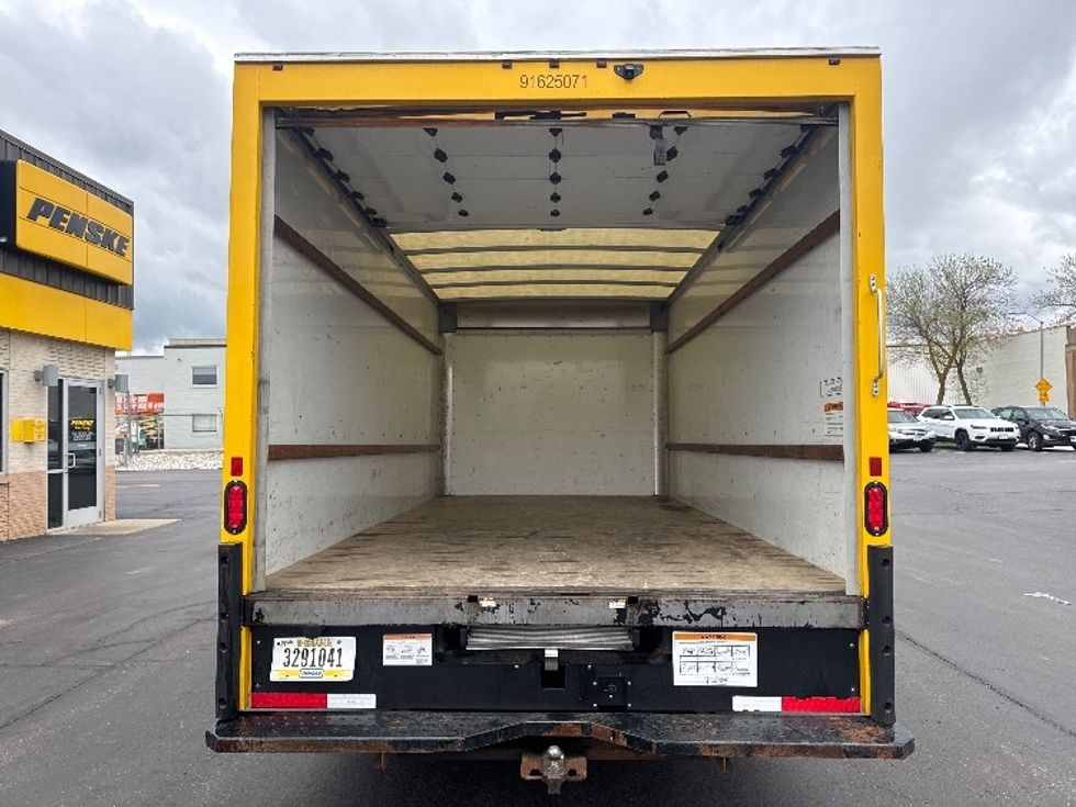 Light Duty Box Truck-Light and Medium Duty Trucks-GMC-2022-Savana G33903-Milwaukee-WI-70,586\n\t\tmiles-$ 29,250 - Image 7