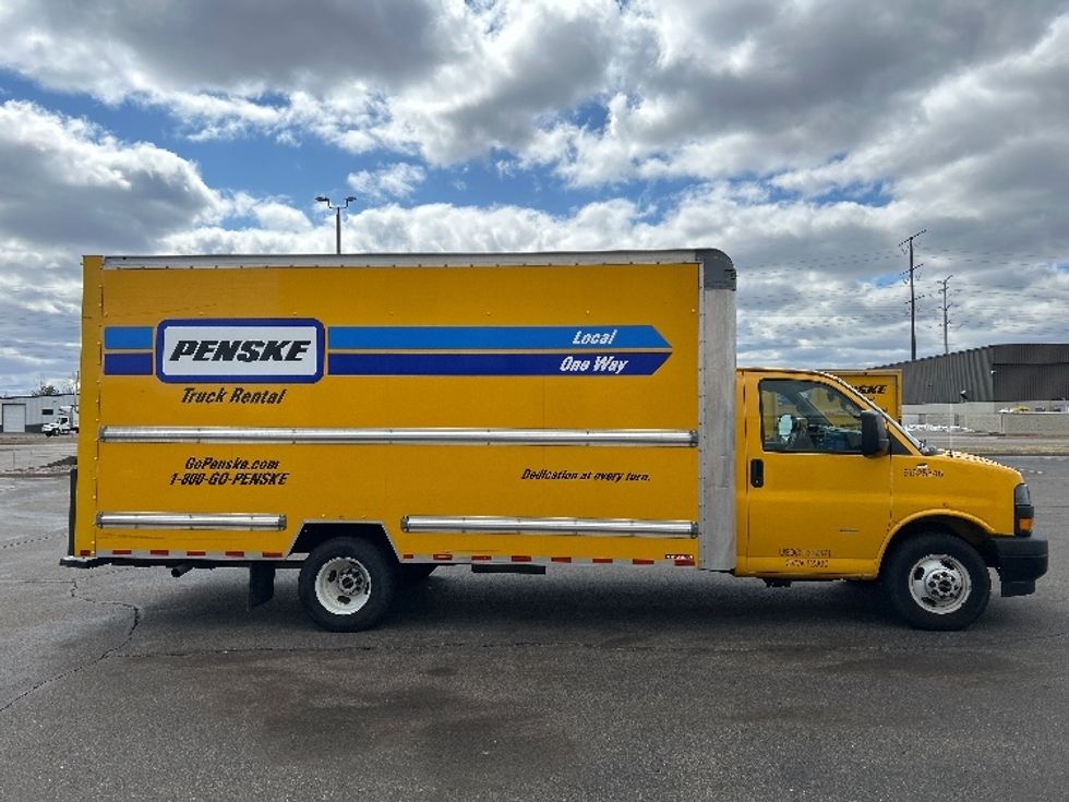 Light Duty Box Truck-Light and Medium Duty Trucks-GMC-2022-Savana G33903-Milwaukee-WI-74,348\n\t\tmiles-$ 31,250 - Image 15