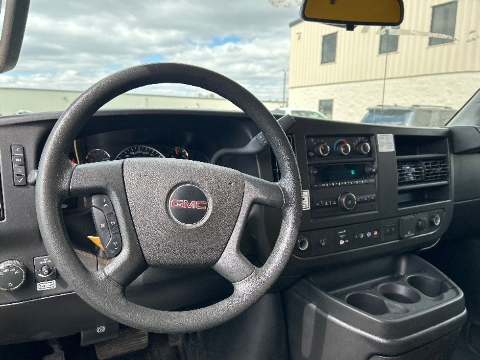 Light Duty Box Truck-Light and Medium Duty Trucks-GMC-2022-Savana G33903-Milwaukee-WI-74,348\n\t\tmiles-$ 31,250 - Image 17