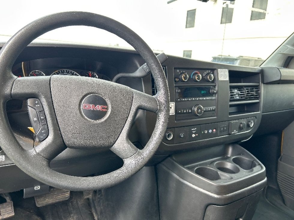 Light Duty Box Truck-Light and Medium Duty Trucks-GMC-2022-Savana G33903-Milwaukee-WI-74,348\n\t\tmiles-$ 31,250 - Image 18