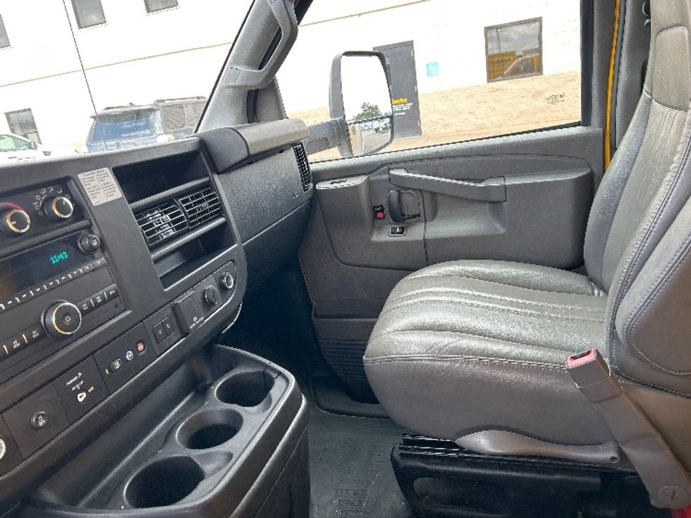 Light Duty Box Truck-Light and Medium Duty Trucks-GMC-2022-Savana G33903-Milwaukee-WI-74,348\n\t\tmiles-$ 31,250 - Image 19