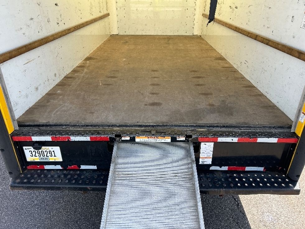 Light Duty Box Truck-Light and Medium Duty Trucks-GMC-2022-Savana G33903-Milwaukee-WI-74,943\n\t\tmiles-$ 30,000 - Image 10