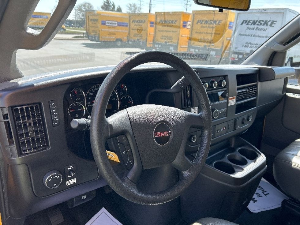 Light Duty Box Truck-Light and Medium Duty Trucks-GMC-2022-Savana G33903-Milwaukee-WI-74,943\n\t\tmiles-$ 30,000 - Image 17