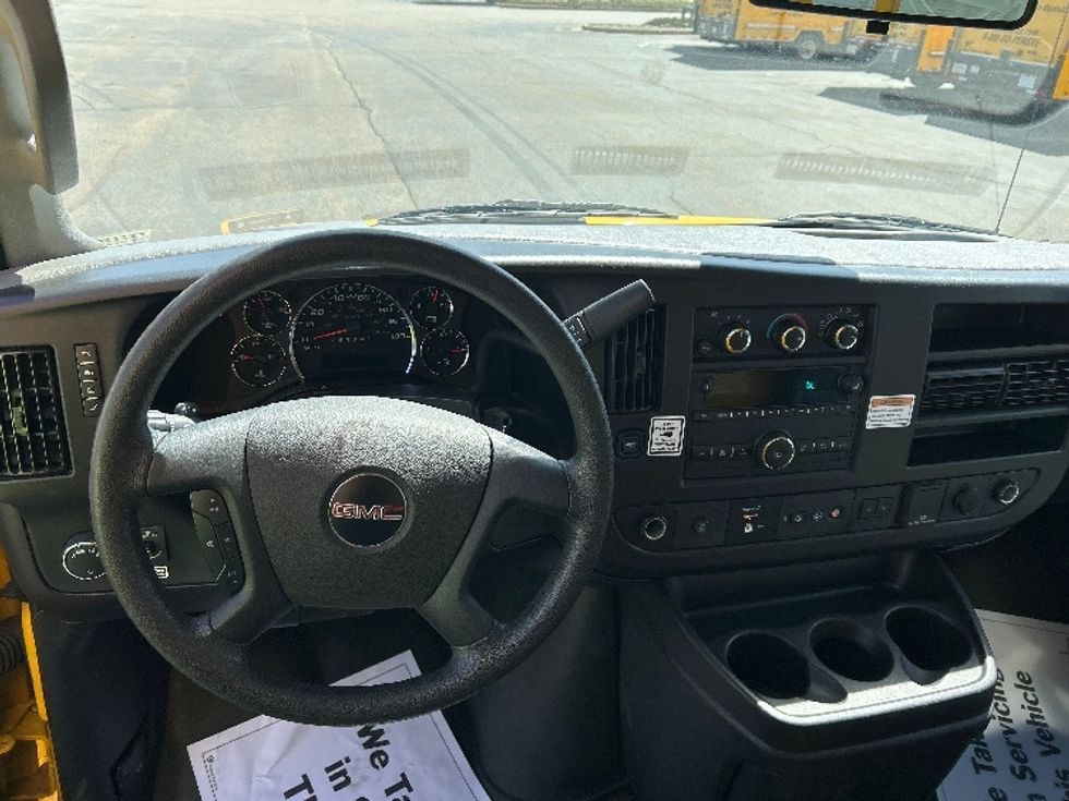 Light Duty Box Truck-Light and Medium Duty Trucks-GMC-2022-Savana G33903-Milwaukee-WI-74,943\n\t\tmiles-$ 30,000 - Image 18