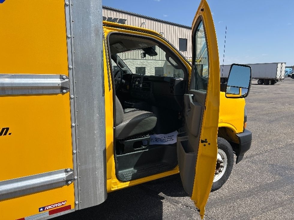 Light Duty Box Truck-Light and Medium Duty Trucks-GMC-2022-Savana G33903-Milwaukee-WI-74,943\n\t\tmiles-$ 30,000 - Image 20