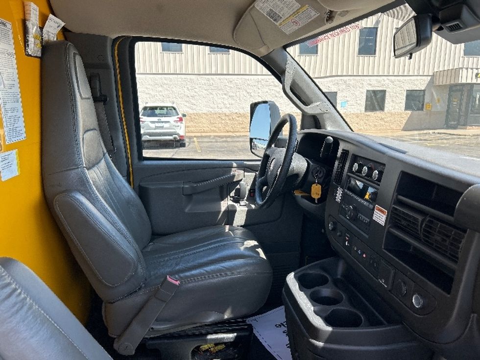 Light Duty Box Truck-Light and Medium Duty Trucks-GMC-2022-Savana G33903-Milwaukee-WI-74,943\n\t\tmiles-$ 30,000 - Image 22