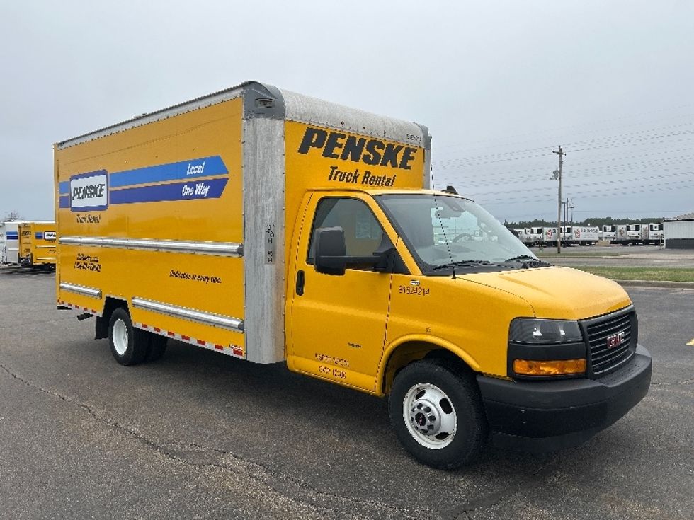 Light Duty Box Truck-Light and Medium Duty Trucks-GMC-2022-Savana G33903-Milwaukee-WI-76,614\n\t\tmiles-$ 31,000 - Image 1