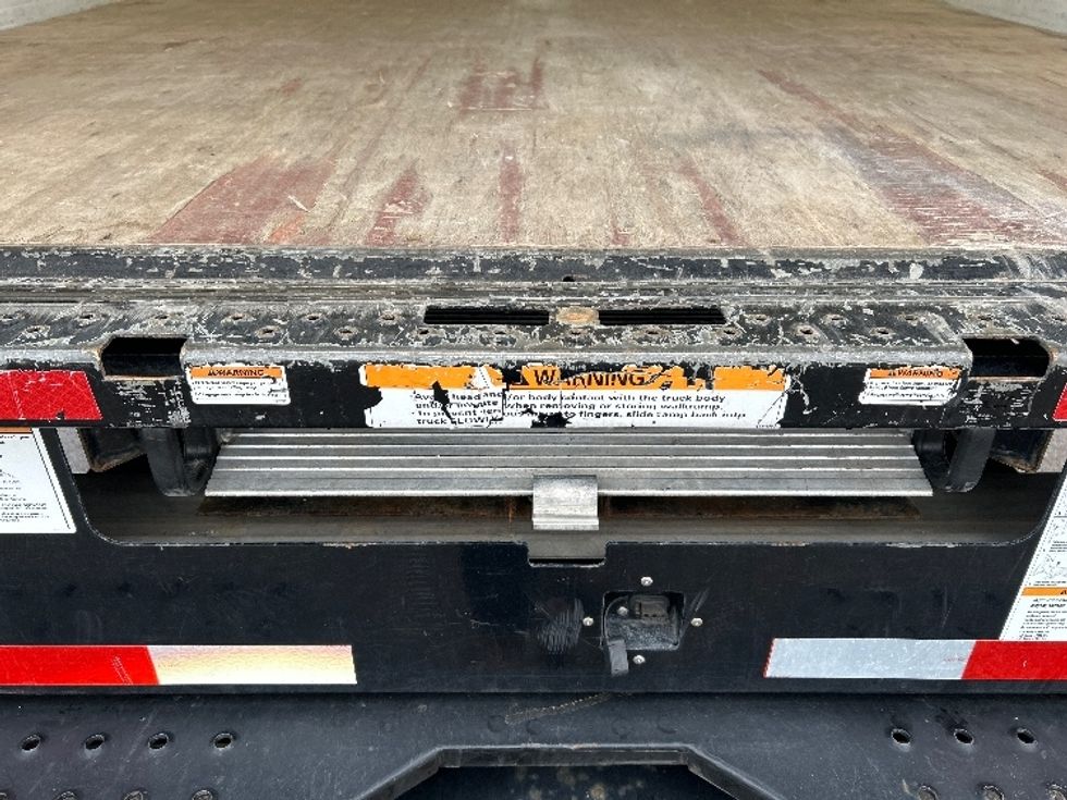 Light Duty Box Truck-Light and Medium Duty Trucks-GMC-2022-Savana G33903-Milwaukee-WI-76,614\n\t\tmiles-$ 31,000 - Image 10