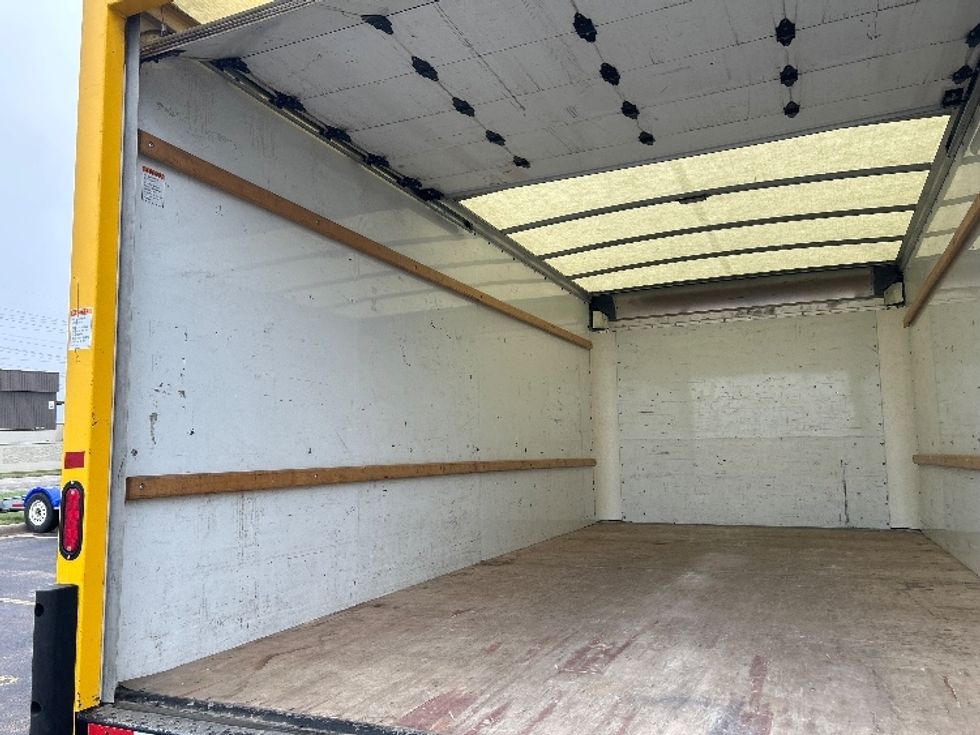 Light Duty Box Truck-Light and Medium Duty Trucks-GMC-2022-Savana G33903-Milwaukee-WI-76,614\n\t\tmiles-$ 31,000 - Image 11