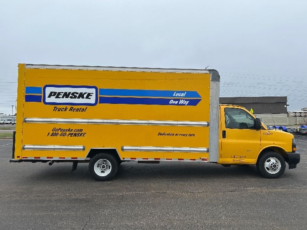 Light Duty Box Truck-Light and Medium Duty Trucks-GMC-2022-Savana G33903-Milwaukee-WI-76,614\n\t\tmiles-$ 31,000 - Image 15