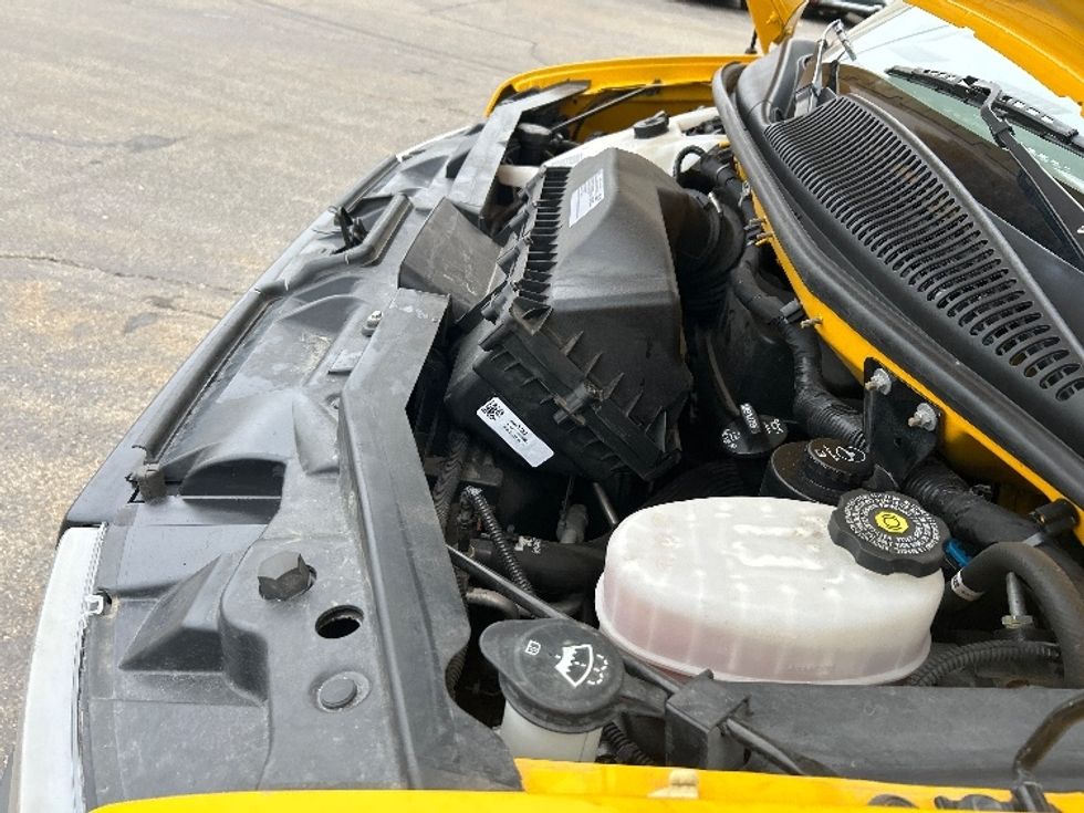 Light Duty Box Truck-Light and Medium Duty Trucks-GMC-2022-Savana G33903-Milwaukee-WI-76,614\n\t\tmiles-$ 31,000 - Image 24