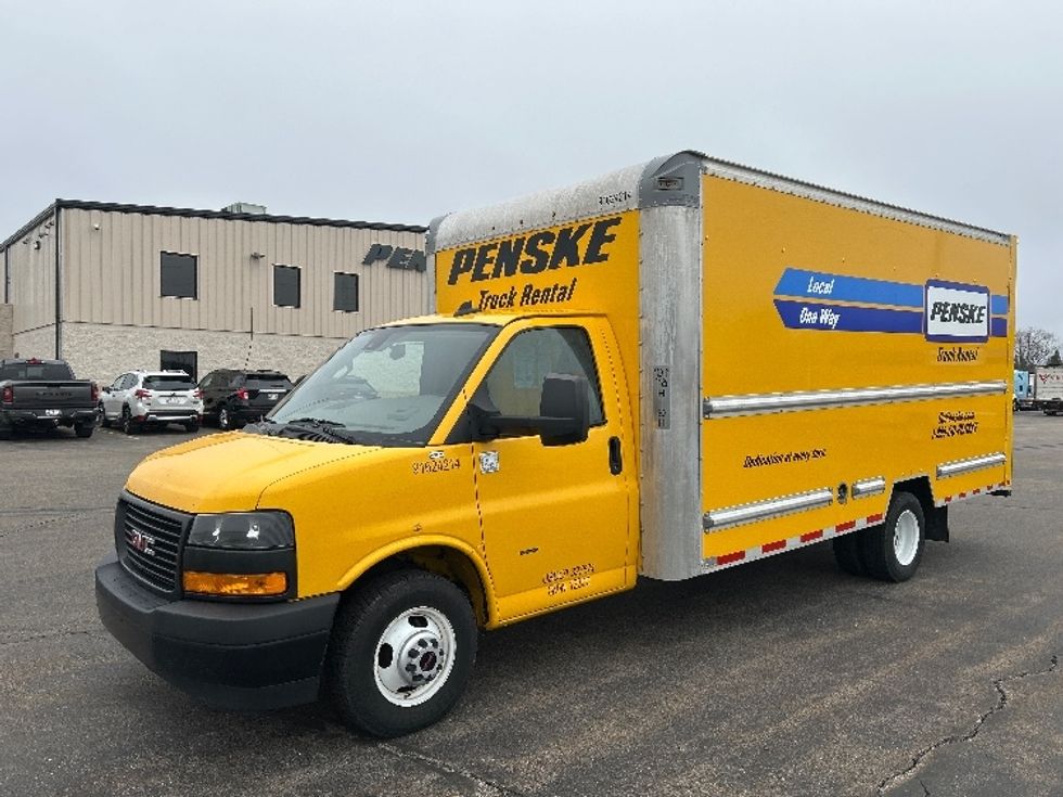 Light Duty Box Truck-Light and Medium Duty Trucks-GMC-2022-Savana G33903-Milwaukee-WI-76,614\n\t\tmiles-$ 31,000 - Image 3