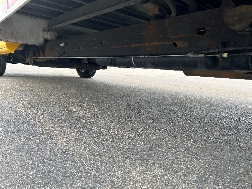 Light Duty Box Truck-Light and Medium Duty Trucks-GMC-2022-Savana G33903-Milwaukee-WI-76,614\n\t\tmiles-$ 31,000 - Image 5