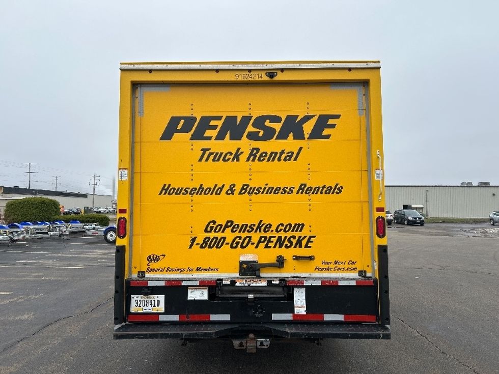 Light Duty Box Truck-Light and Medium Duty Trucks-GMC-2022-Savana G33903-Milwaukee-WI-76,614\n\t\tmiles-$ 31,000 - Image 7