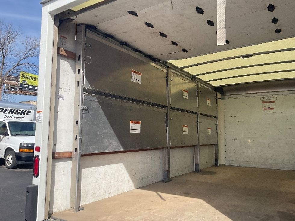 Light Duty Box Truck-Light and Medium Duty Trucks-GMC-2022-Savana G33903-Milwaukee-WI-77,510\n\t\tmiles-$ 37,500 - Image 11