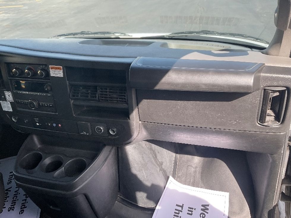 Light Duty Box Truck-Light and Medium Duty Trucks-GMC-2022-Savana G33903-Milwaukee-WI-77,510\n\t\tmiles-$ 37,500 - Image 21