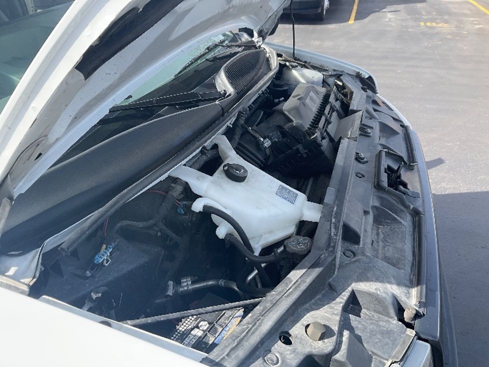 Light Duty Box Truck-Light and Medium Duty Trucks-GMC-2022-Savana G33903-Milwaukee-WI-77,510\n\t\tmiles-$ 37,500 - Image 23