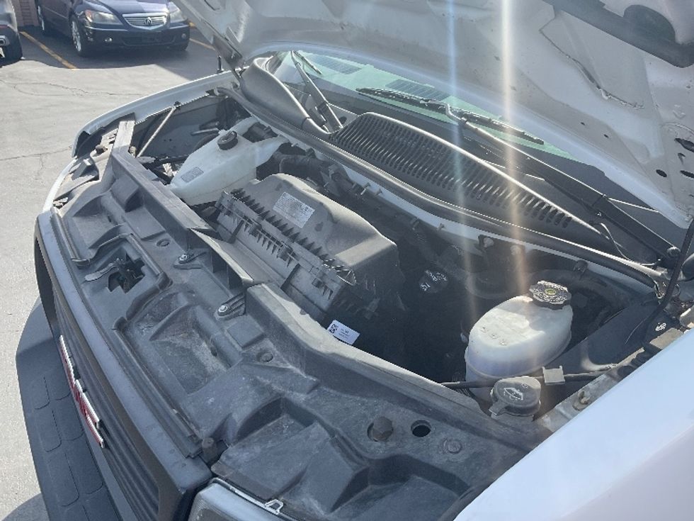 Light Duty Box Truck-Light and Medium Duty Trucks-GMC-2022-Savana G33903-Milwaukee-WI-77,510\n\t\tmiles-$ 37,500 - Image 24