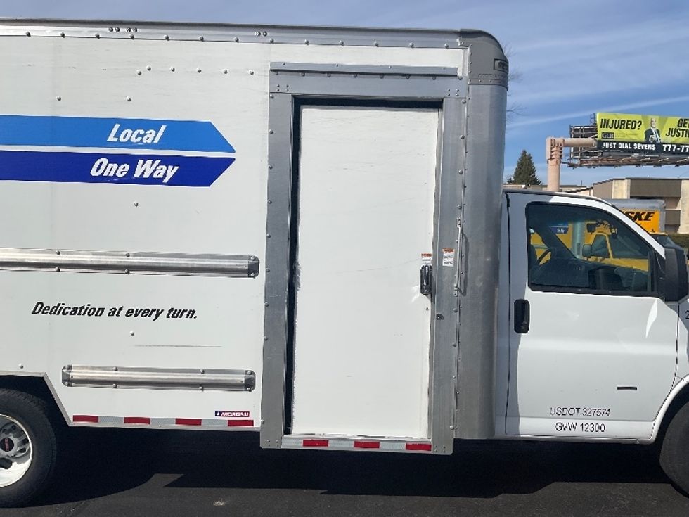 Light Duty Box Truck-Light and Medium Duty Trucks-GMC-2022-Savana G33903-Milwaukee-WI-77,510\n\t\tmiles-$ 37,500 - Image 25