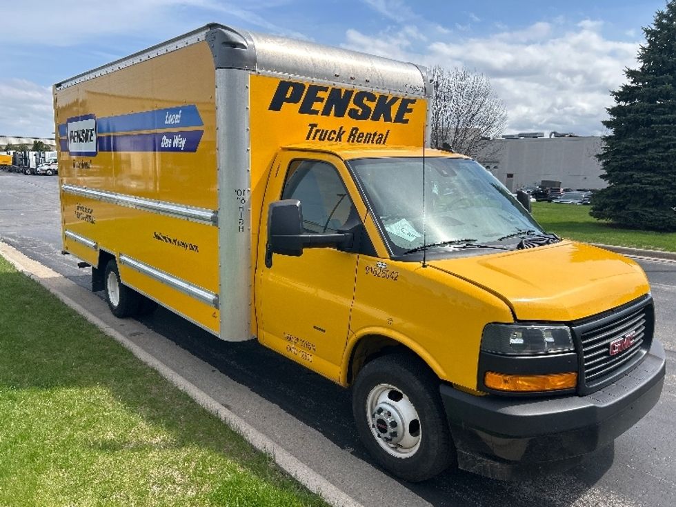 Light Duty Box Truck-Light and Medium Duty Trucks-GMC-2022-Savana G33903-Milwaukee-WI-78,007\n\t\tmiles-$ 30,000 - Image 1