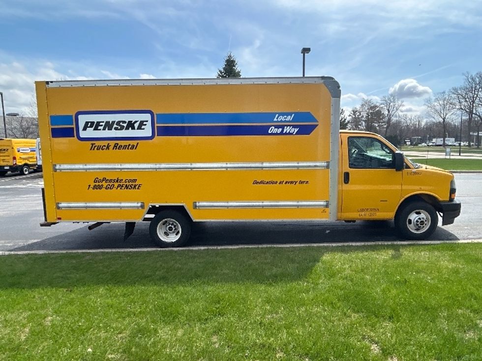 Light Duty Box Truck-Light and Medium Duty Trucks-GMC-2022-Savana G33903-Milwaukee-WI-78,007\n\t\tmiles-$ 30,000 - Image 14