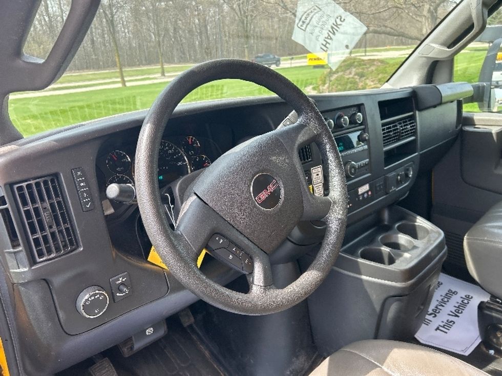 Light Duty Box Truck-Light and Medium Duty Trucks-GMC-2022-Savana G33903-Milwaukee-WI-78,007\n\t\tmiles-$ 30,000 - Image 16