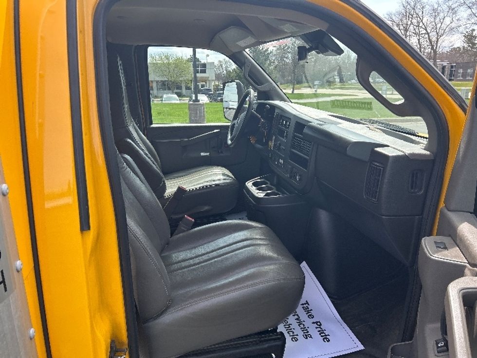 Light Duty Box Truck-Light and Medium Duty Trucks-GMC-2022-Savana G33903-Milwaukee-WI-78,007\n\t\tmiles-$ 30,000 - Image 19