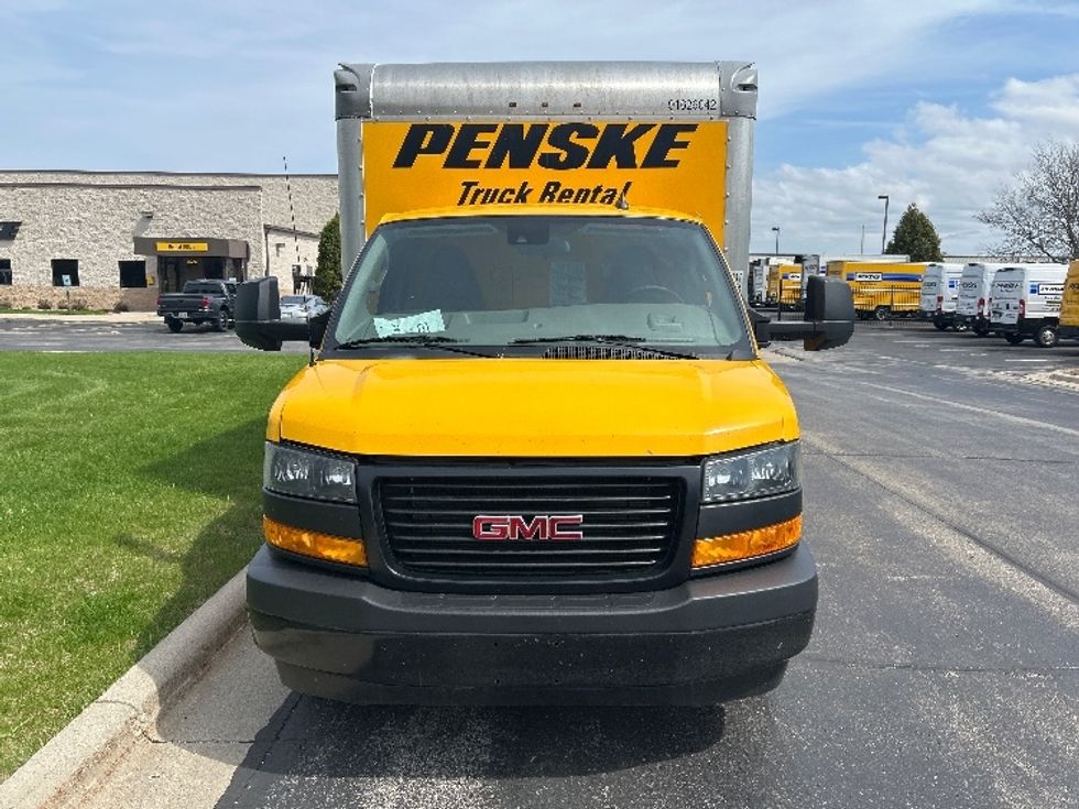 Light Duty Box Truck-Light and Medium Duty Trucks-GMC-2022-Savana G33903-Milwaukee-WI-78,007\n\t\tmiles-$ 30,000 - Image 2