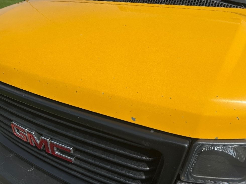 Light Duty Box Truck-Light and Medium Duty Trucks-GMC-2022-Savana G33903-Milwaukee-WI-78,007\n\t\tmiles-$ 30,000 - Image 24