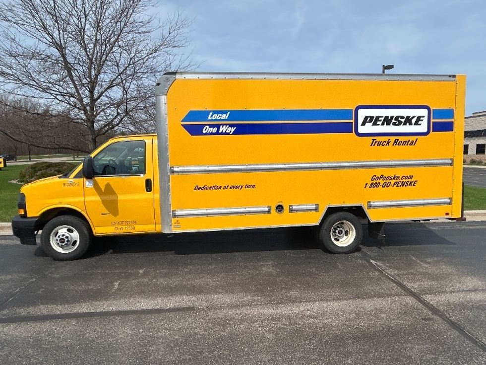 Light Duty Box Truck-Light and Medium Duty Trucks-GMC-2022-Savana G33903-Milwaukee-WI-78,007\n\t\tmiles-$ 30,000 - Image 4
