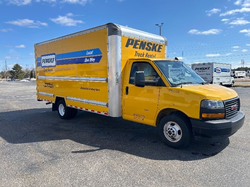 Light Duty Box Truck-Light and Medium Duty Trucks-GMC-2022-Savana G33903-Milwaukee-WI-78,551\n\t\tmiles-$ 30,750 - Image 1