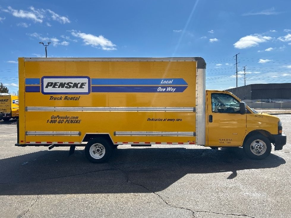 Light Duty Box Truck-Light and Medium Duty Trucks-GMC-2022-Savana G33903-Milwaukee-WI-78,551\n\t\tmiles-$ 30,750 - Image 15