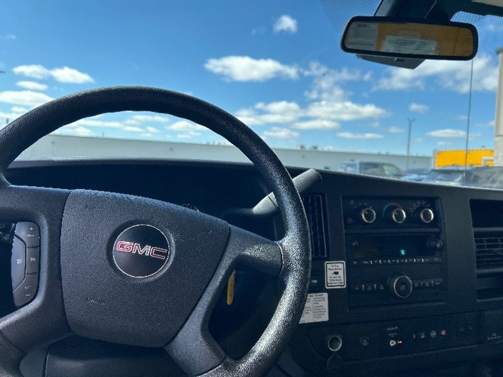 Light Duty Box Truck-Light and Medium Duty Trucks-GMC-2022-Savana G33903-Milwaukee-WI-78,551\n\t\tmiles-$ 30,750 - Image 18