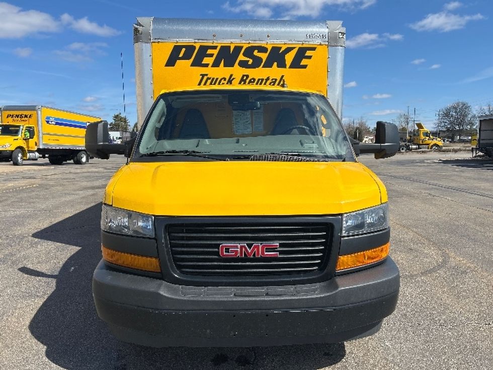 Light Duty Box Truck-Light and Medium Duty Trucks-GMC-2022-Savana G33903-Milwaukee-WI-78,551\n\t\tmiles-$ 30,750 - Image 2