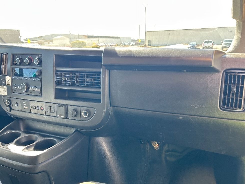 Light Duty Box Truck-Light and Medium Duty Trucks-GMC-2022-Savana G33903-Milwaukee-WI-78,551\n\t\tmiles-$ 30,750 - Image 21