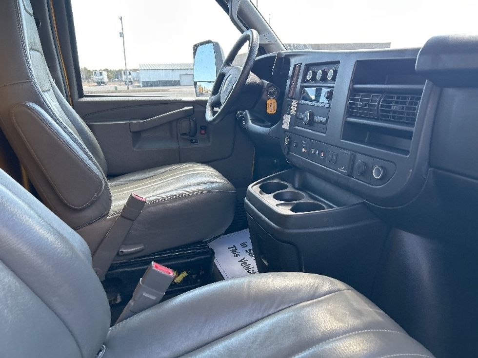 Light Duty Box Truck-Light and Medium Duty Trucks-GMC-2022-Savana G33903-Milwaukee-WI-78,551\n\t\tmiles-$ 30,750 - Image 22