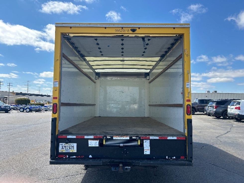 Light Duty Box Truck-Light and Medium Duty Trucks-GMC-2022-Savana G33903-Milwaukee-WI-78,551\n\t\tmiles-$ 30,750 - Image 8