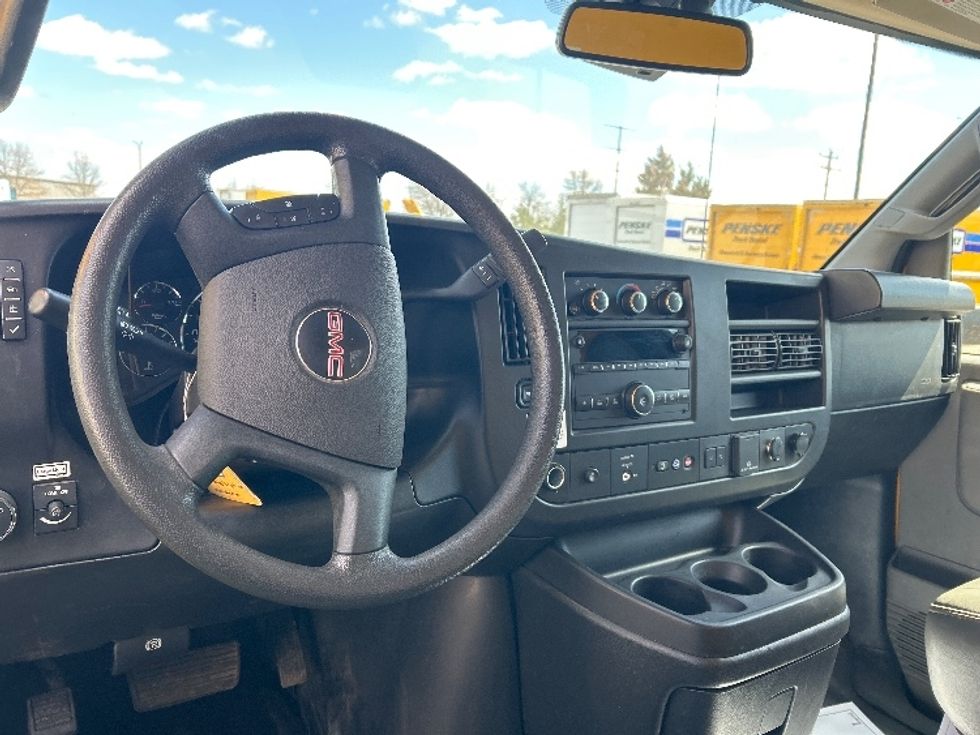 Light Duty Box Truck-Light and Medium Duty Trucks-GMC-2022-Savana G33903-Milwaukee-WI-78,841\n\t\tmiles-$ 30,750 - Image 17