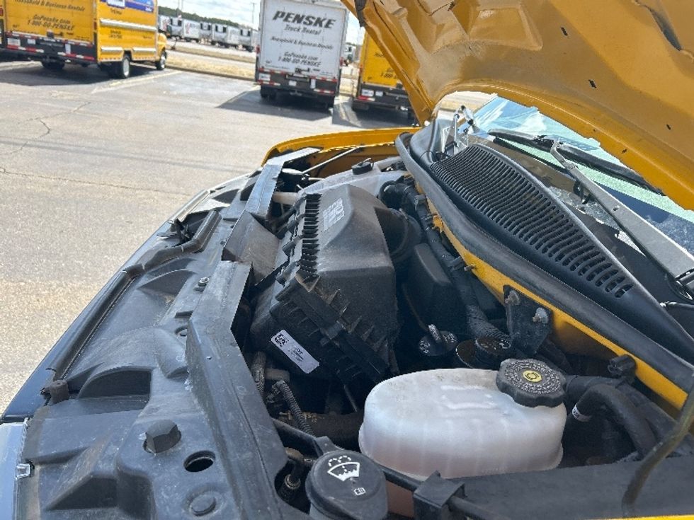 Light Duty Box Truck-Light and Medium Duty Trucks-GMC-2022-Savana G33903-Milwaukee-WI-78,841\n\t\tmiles-$ 30,750 - Image 24