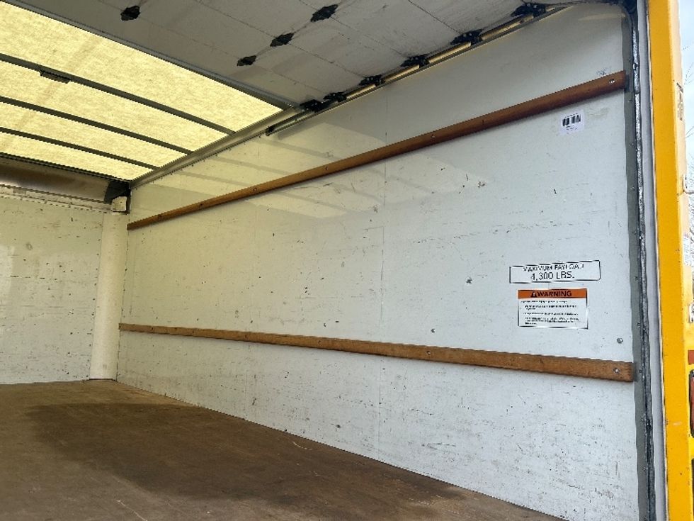 Light Duty Box Truck-Light and Medium Duty Trucks-GMC-2022-Savana G33903-Milwaukee-WI-79,821\n\t\tmiles-$ 29,750 - Image 11