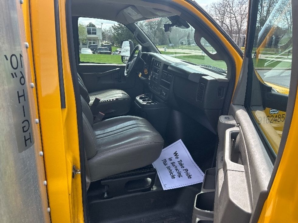 Light Duty Box Truck-Light and Medium Duty Trucks-GMC-2022-Savana G33903-Milwaukee-WI-79,821\n\t\tmiles-$ 29,750 - Image 19